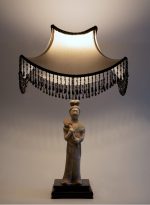 Lampa dvorska dama s lepezom3