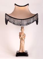 Lampa dvorska dama s lepezom4