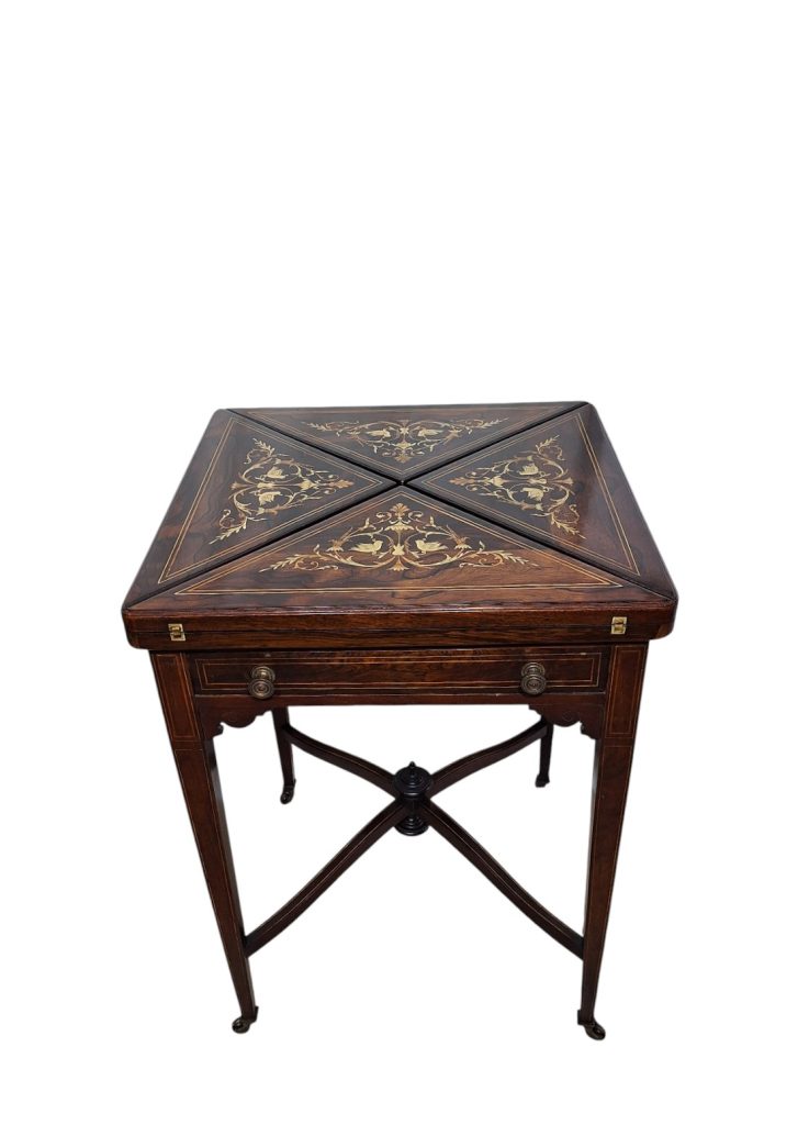Kartaški stol s intarzijama od slonove kosti 1